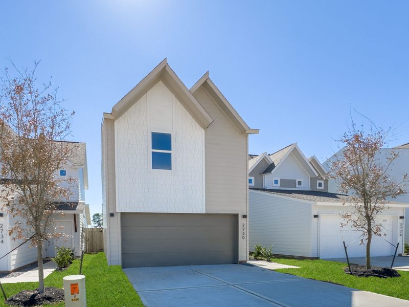 Modern home at Discovery Trails