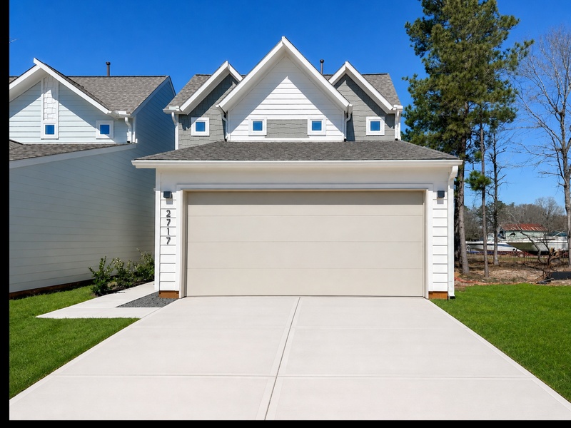 Modern home at Discovery Trails