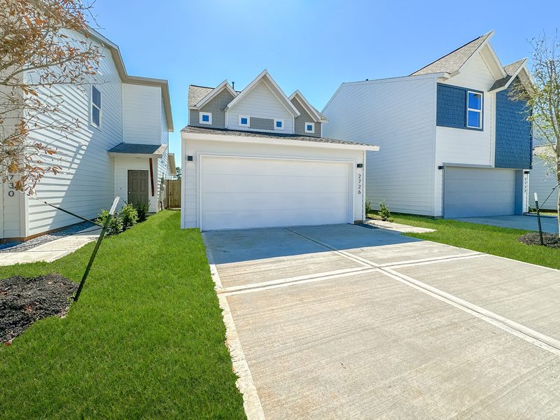 Modern home at Discovery Trails